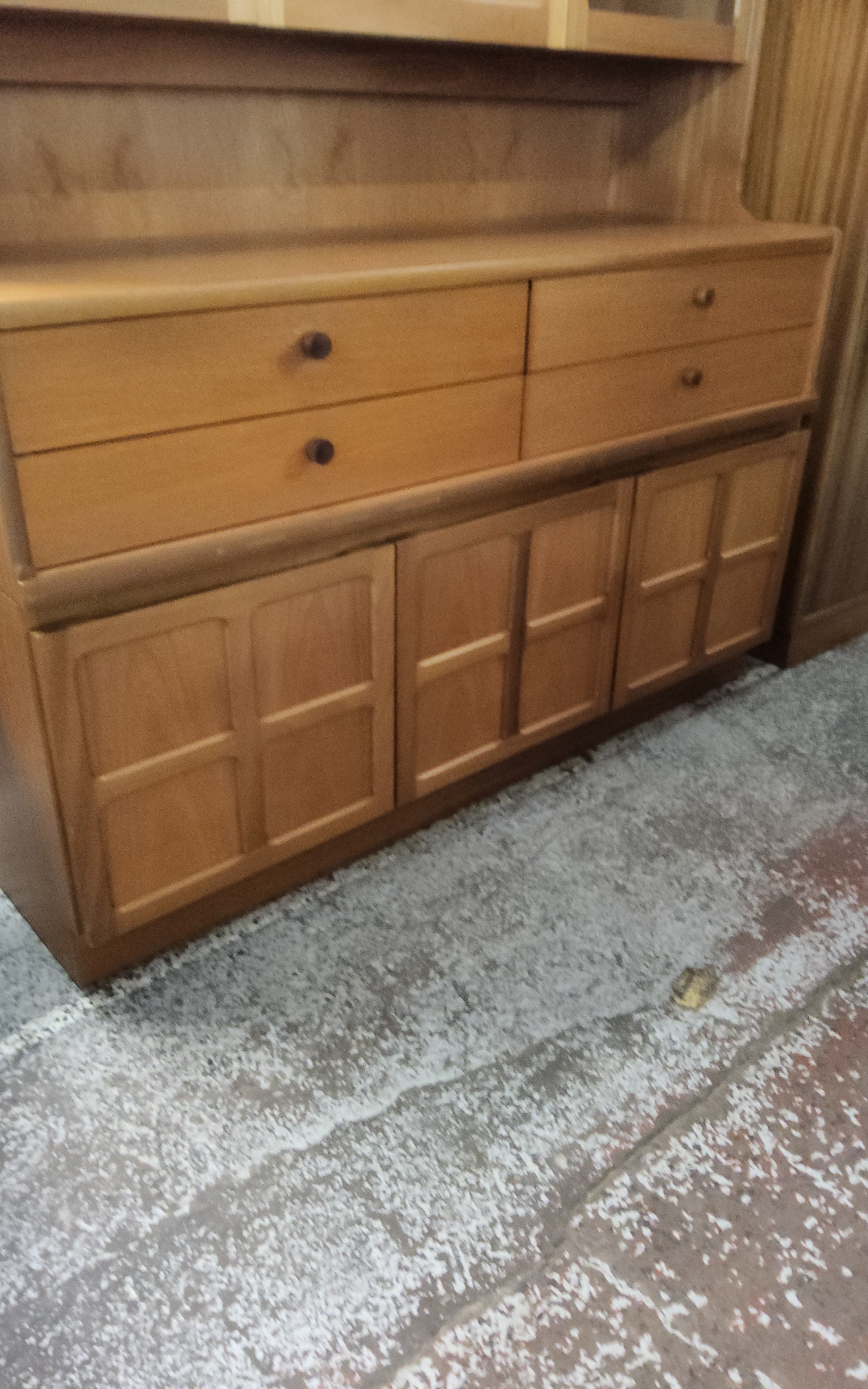 Wall Cabinet